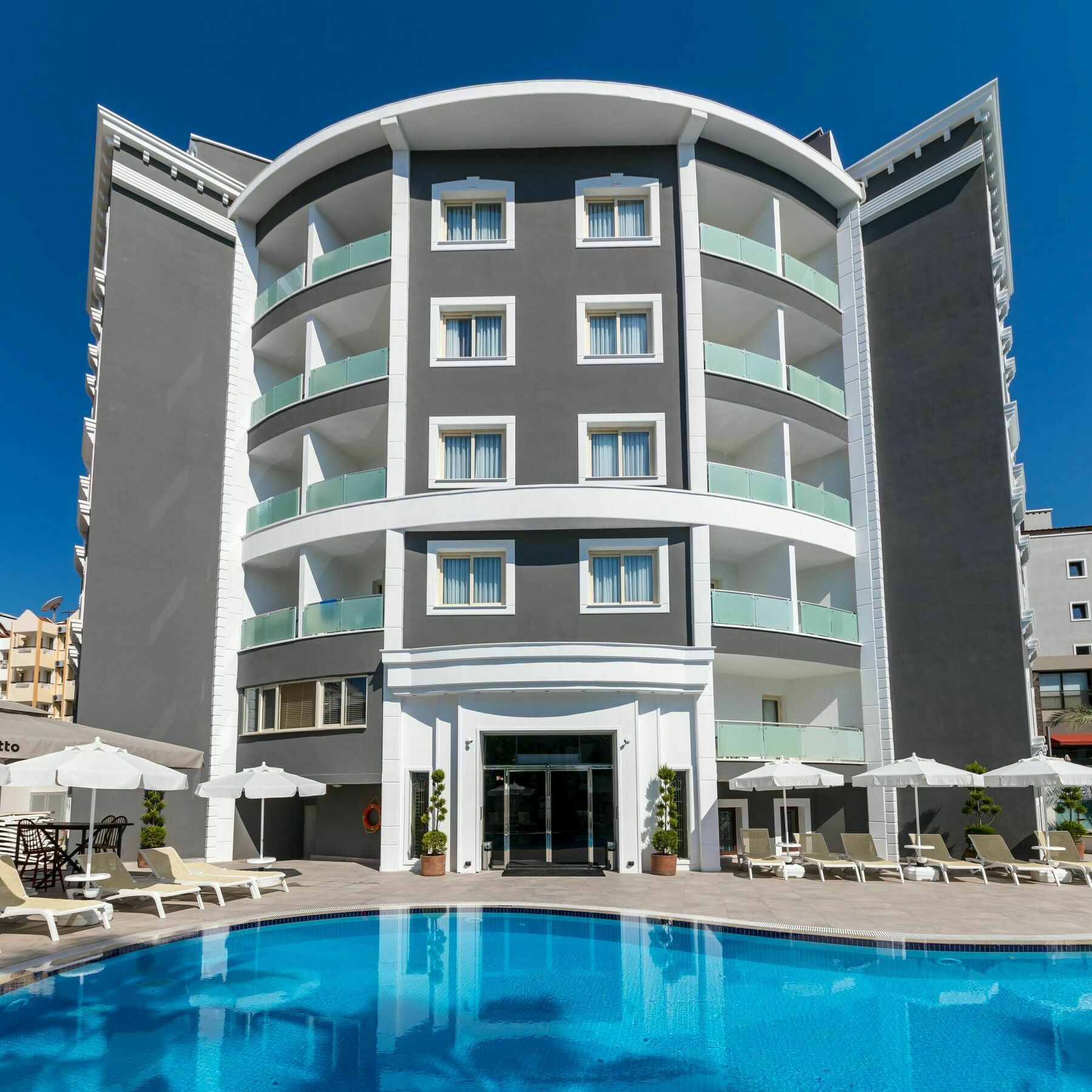 Motto Premium Hotel 4*