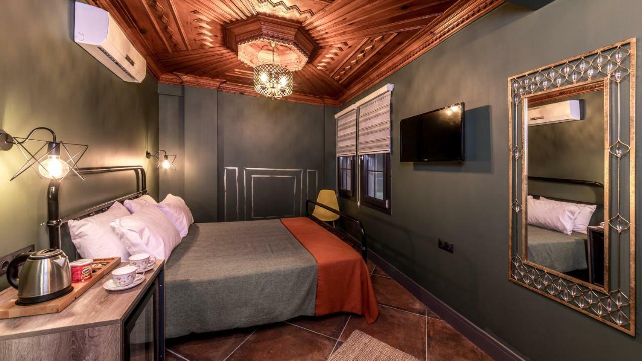 Sunset Boutique 3*
