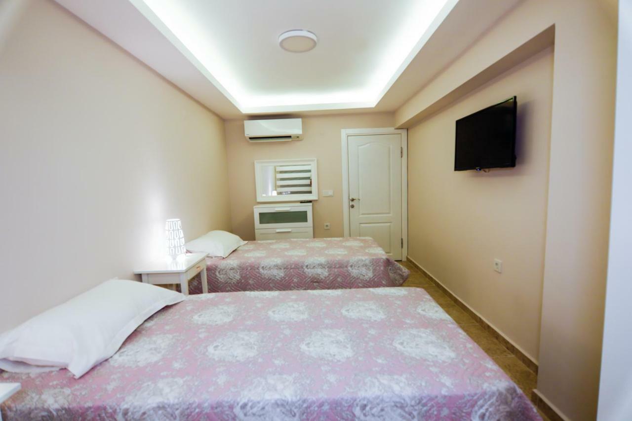 Little Gem's 2 Bedrooms Sea View