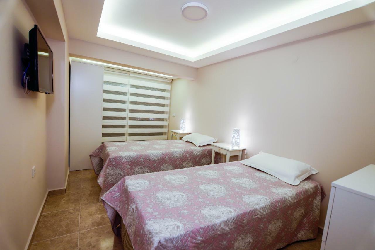 Little Gem's 2 Bedrooms Sea View