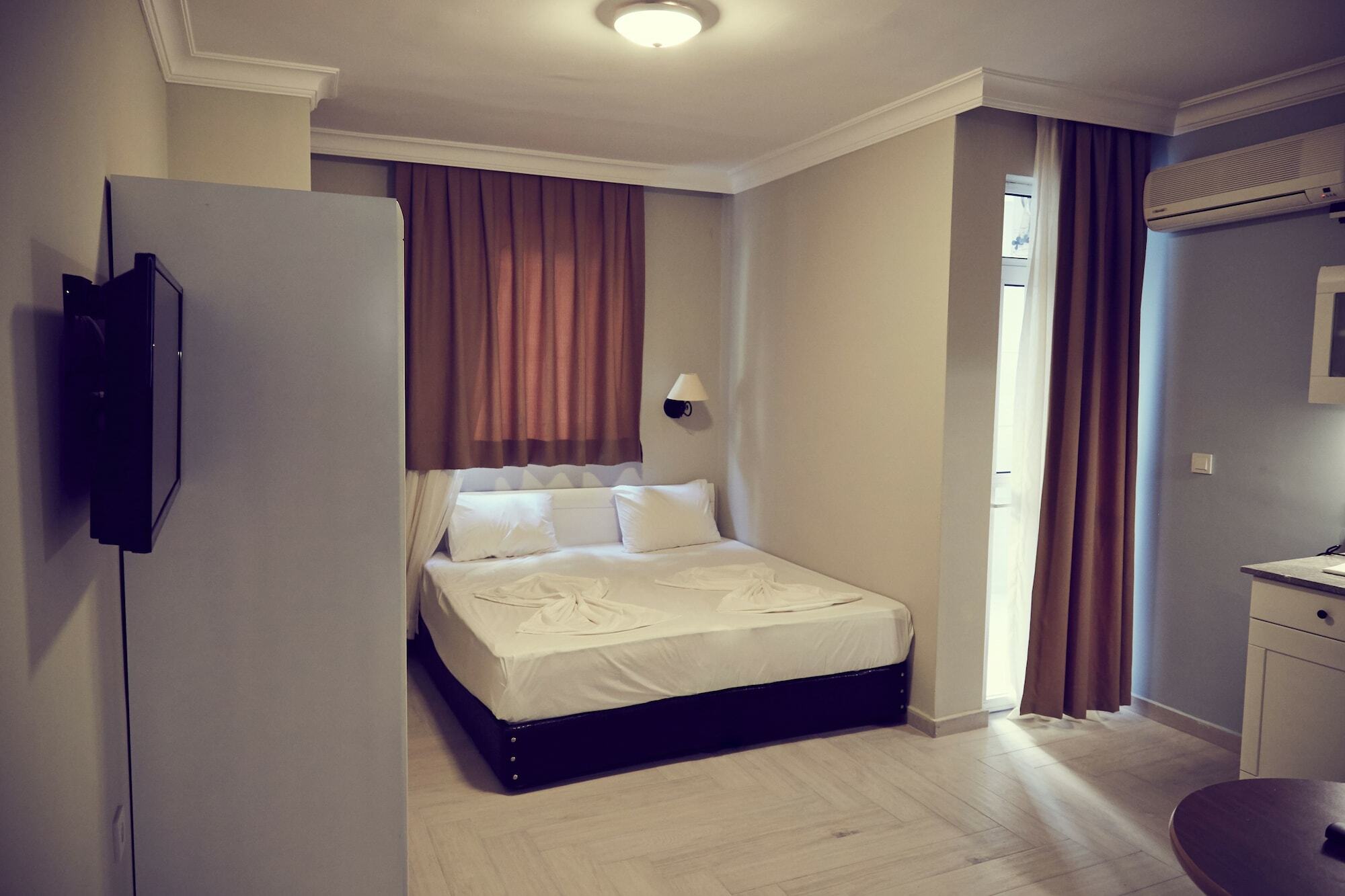 Two Seas Hotel 2*