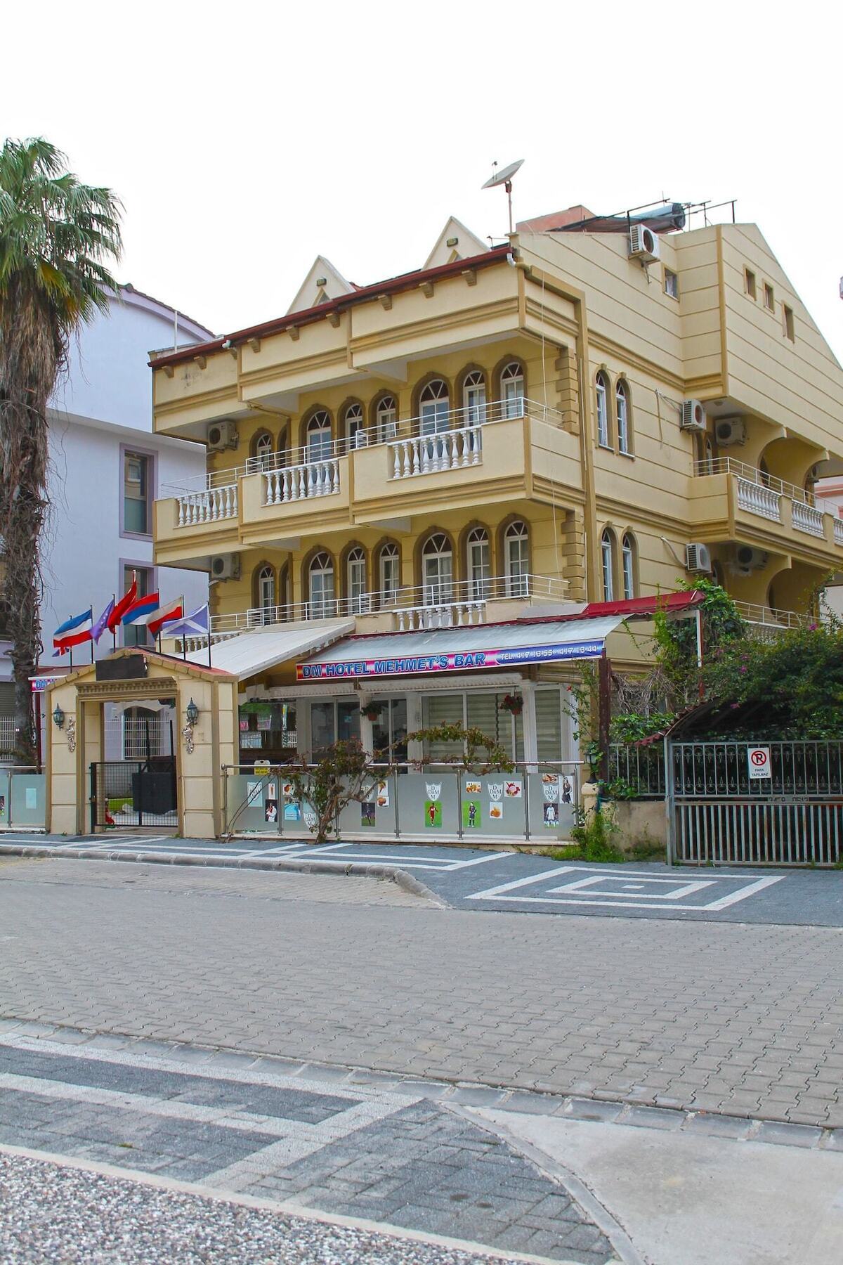 Hotel Dm *