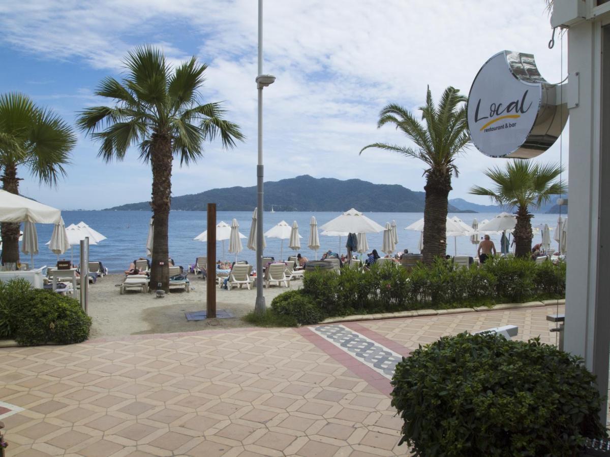 The Beachfront Adult Only 16