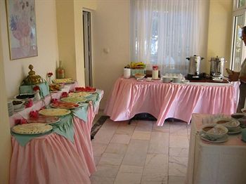 Manolya Hotel 2*