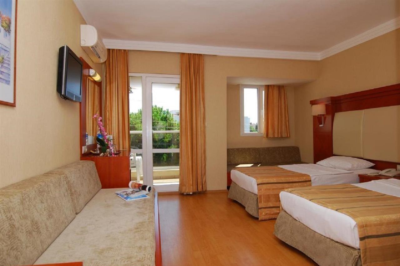 Hotel Julian Club