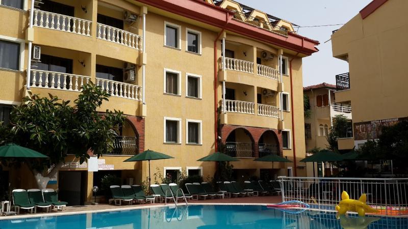 Aparthotel Maxwell Club