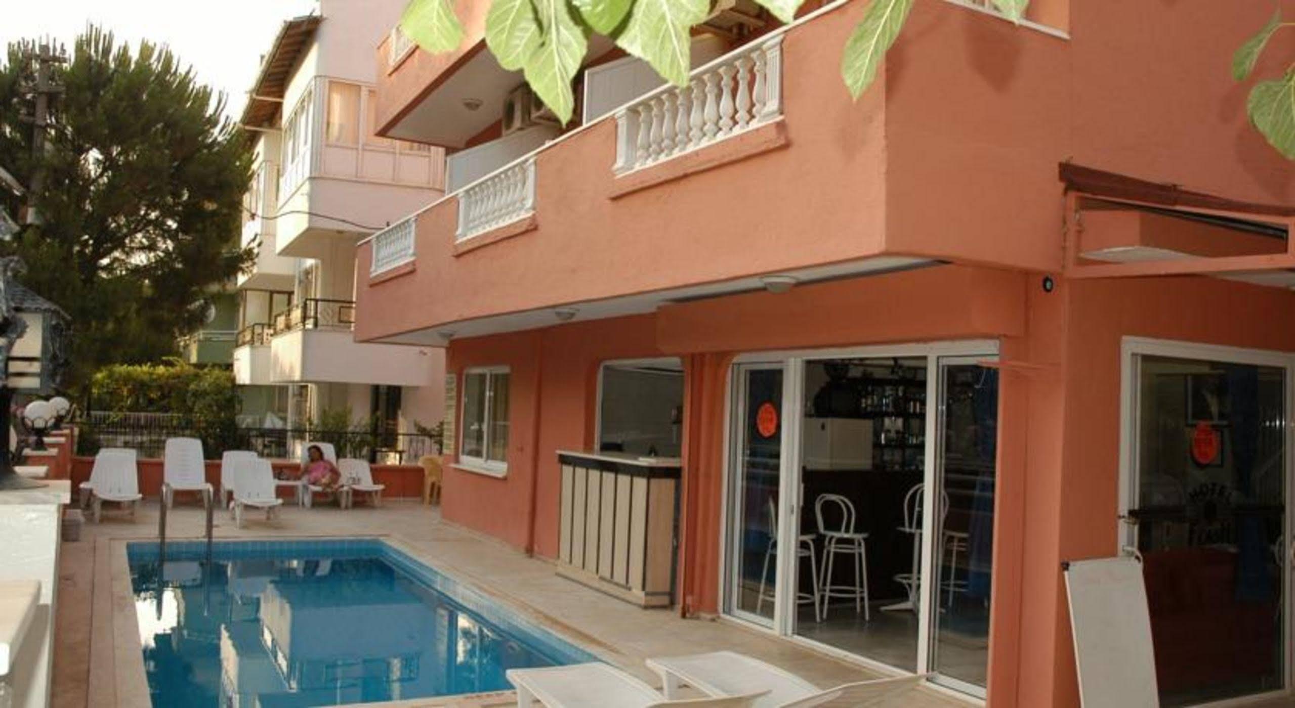 Flash Hotel 4*