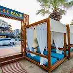Class Beach Hotel