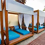 Class Beach Hotel
