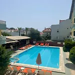 Club Sunset Apartments