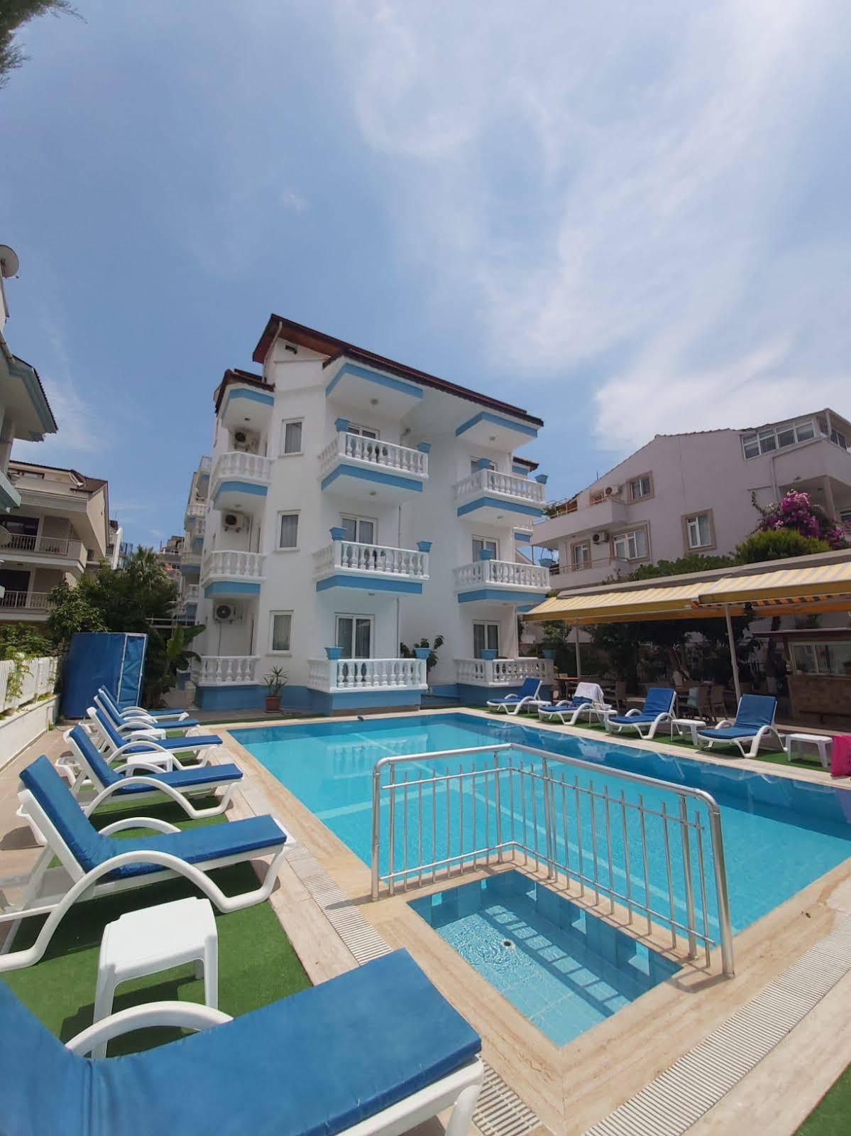 Karatas Aparthotel 3*