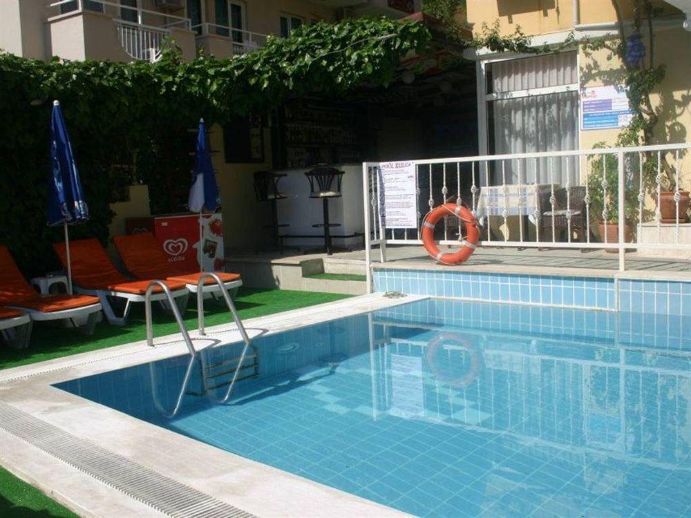 Hasinci Hotel 2*