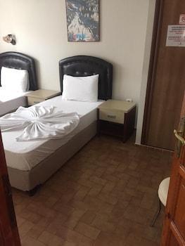 Defne & Zevkim Aparthotel 2*
