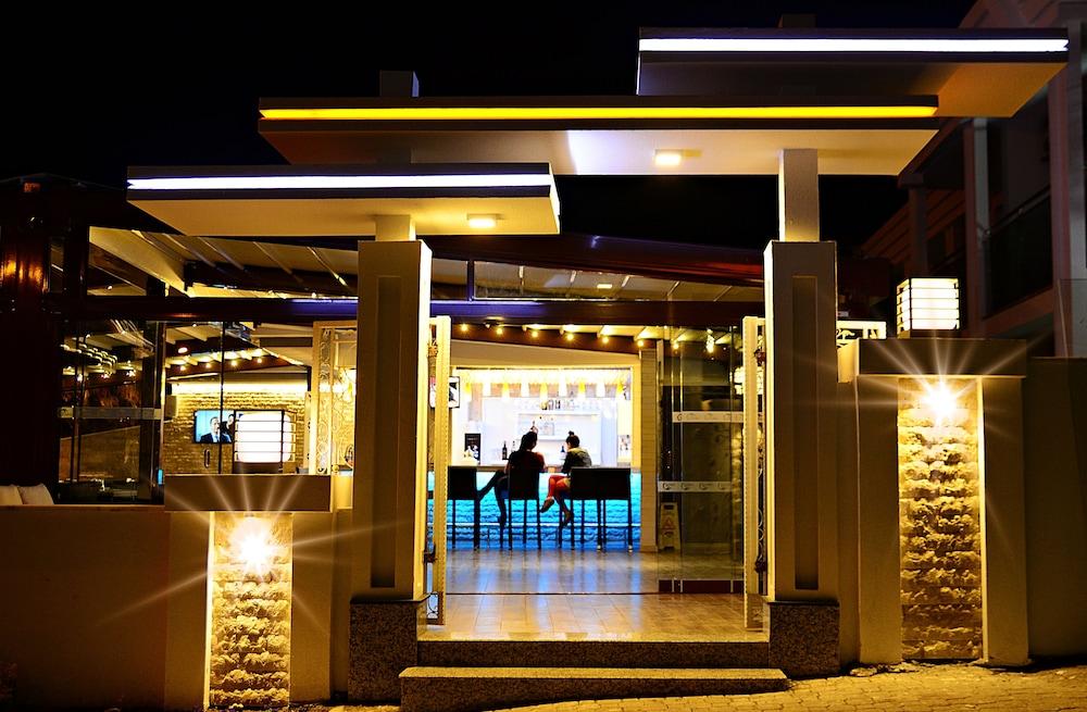 Banu Luxury Hotel