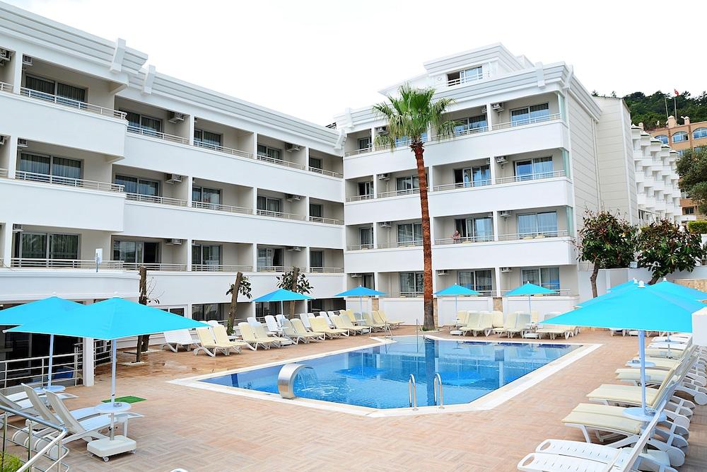 Banu Luxury Hotel