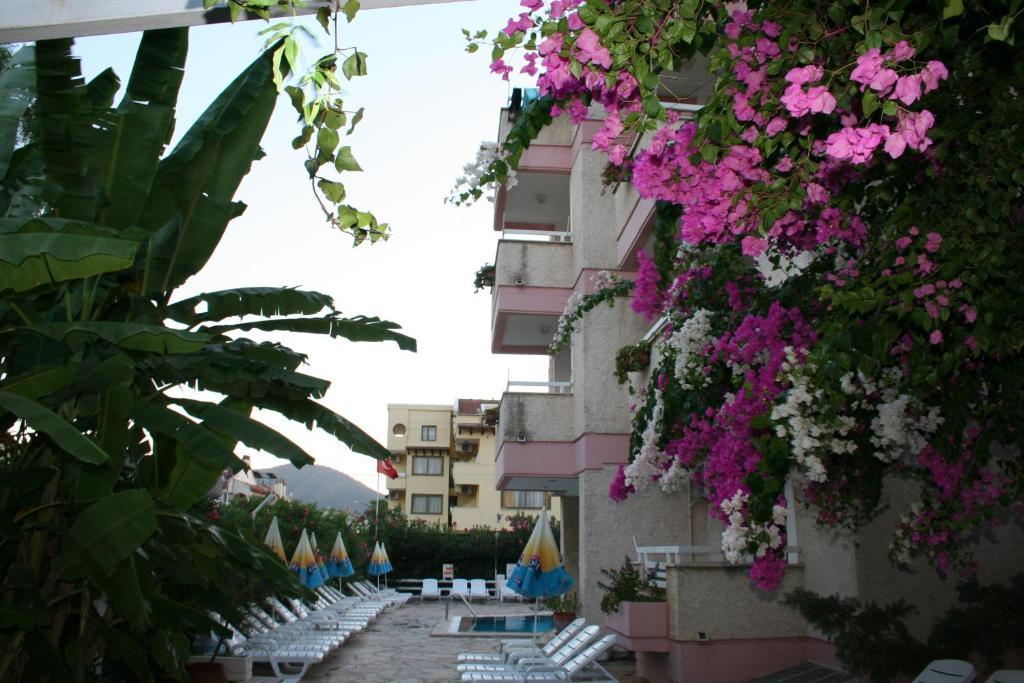 Erdenhan Aparthotel 3*