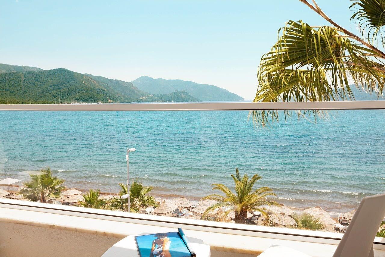 The Beachfront Adult Only 16 Hotel