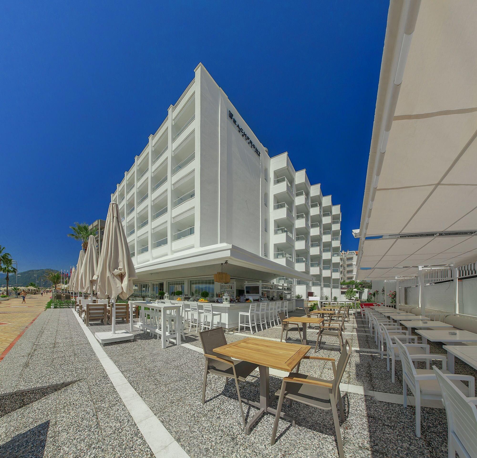 The Beachfront Adult Only 16 Hotel