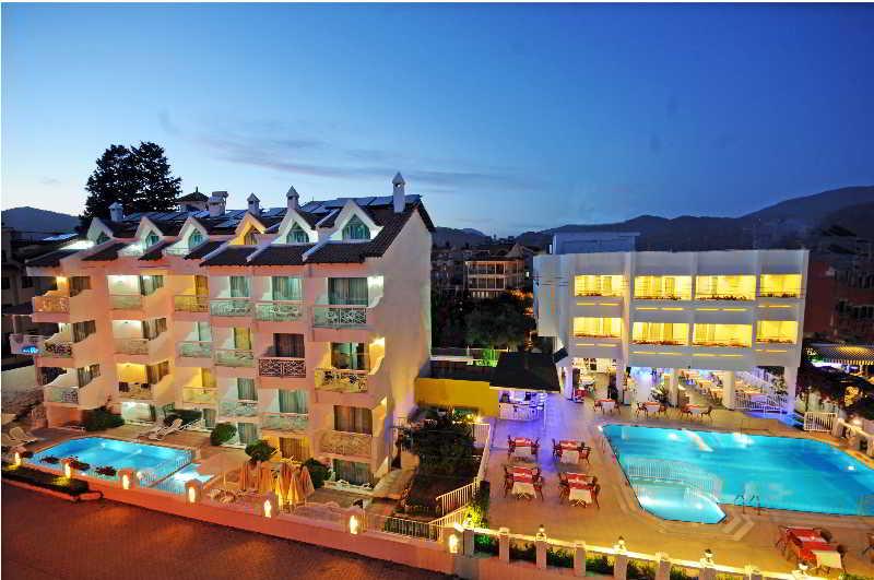 Blue Palace Hotel 3*