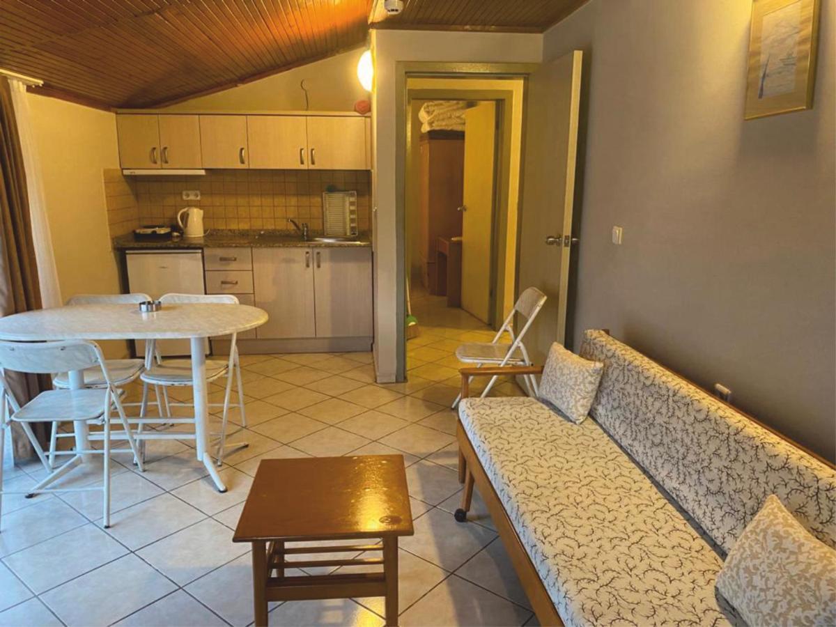 Arya Aparthotel 4*