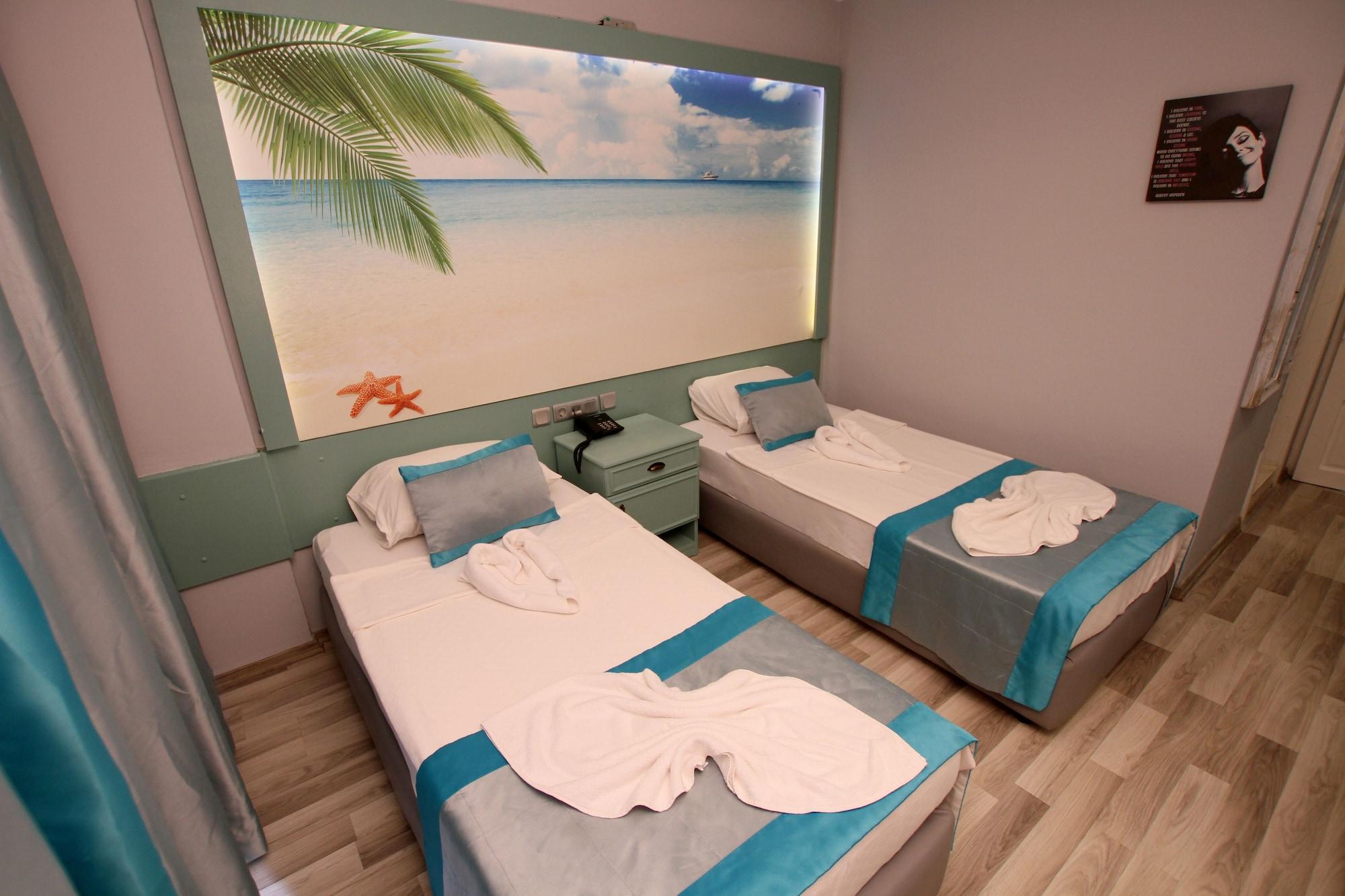Blue Palace Hotel 3*