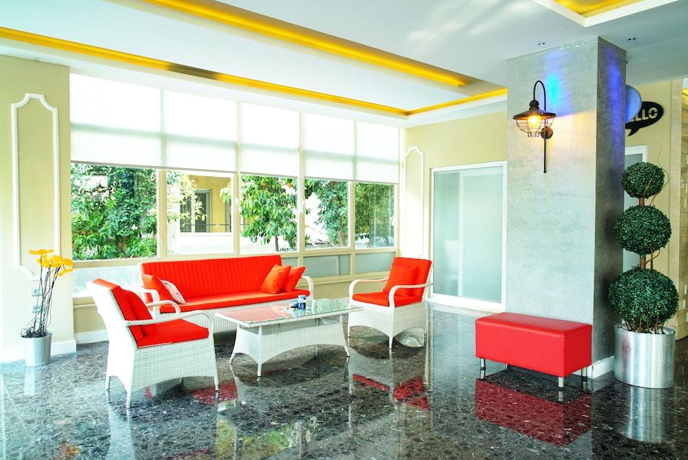 Blue Palace Hotel 3*