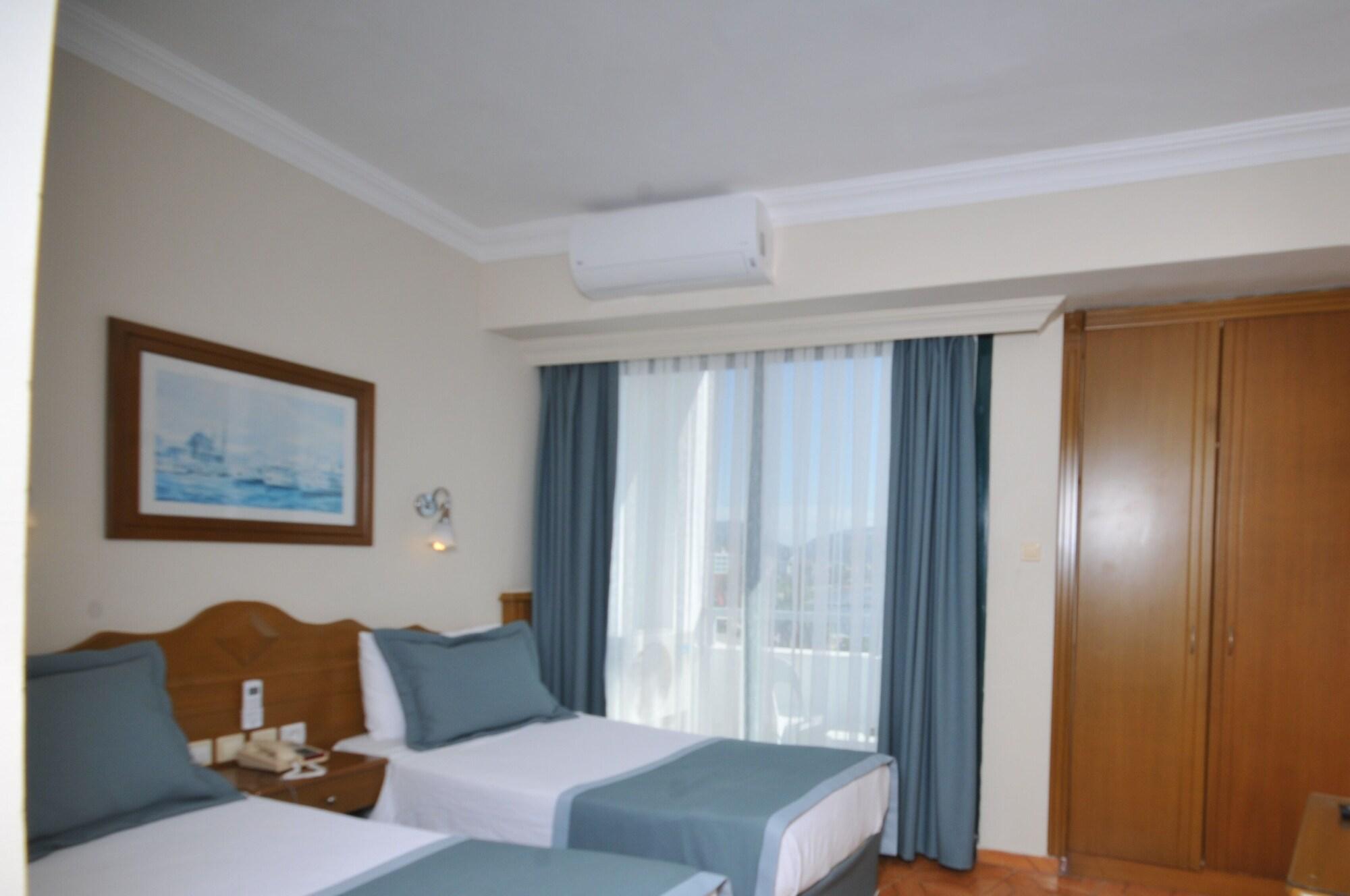 Class Hotel
