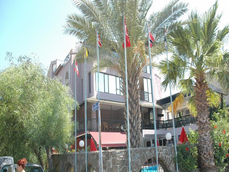 Aparthotel Tropic Marina