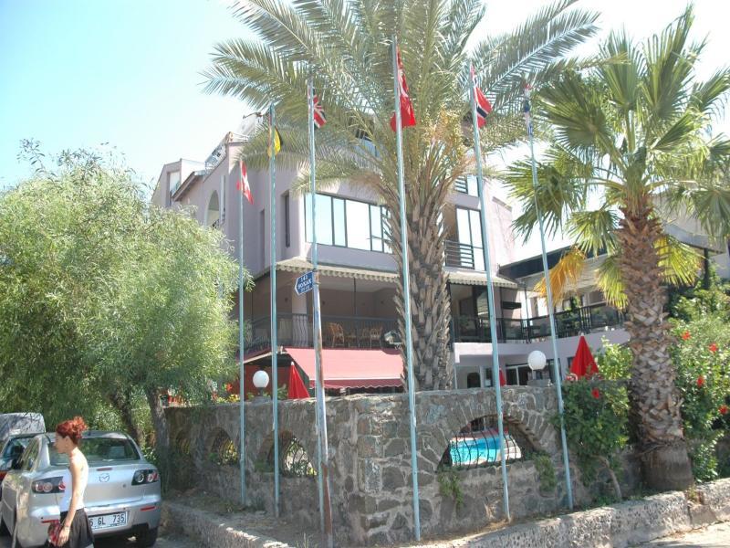 Aparthotel Tropic Marina 2*