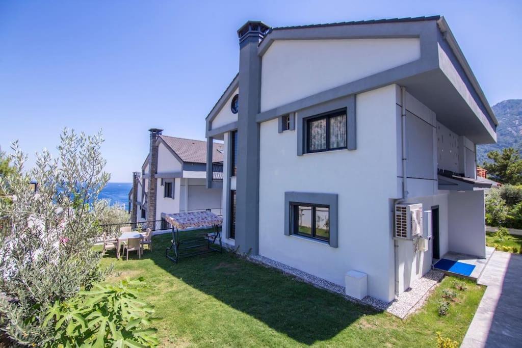 Villa Sea Front With Panoramic View C Blok *
