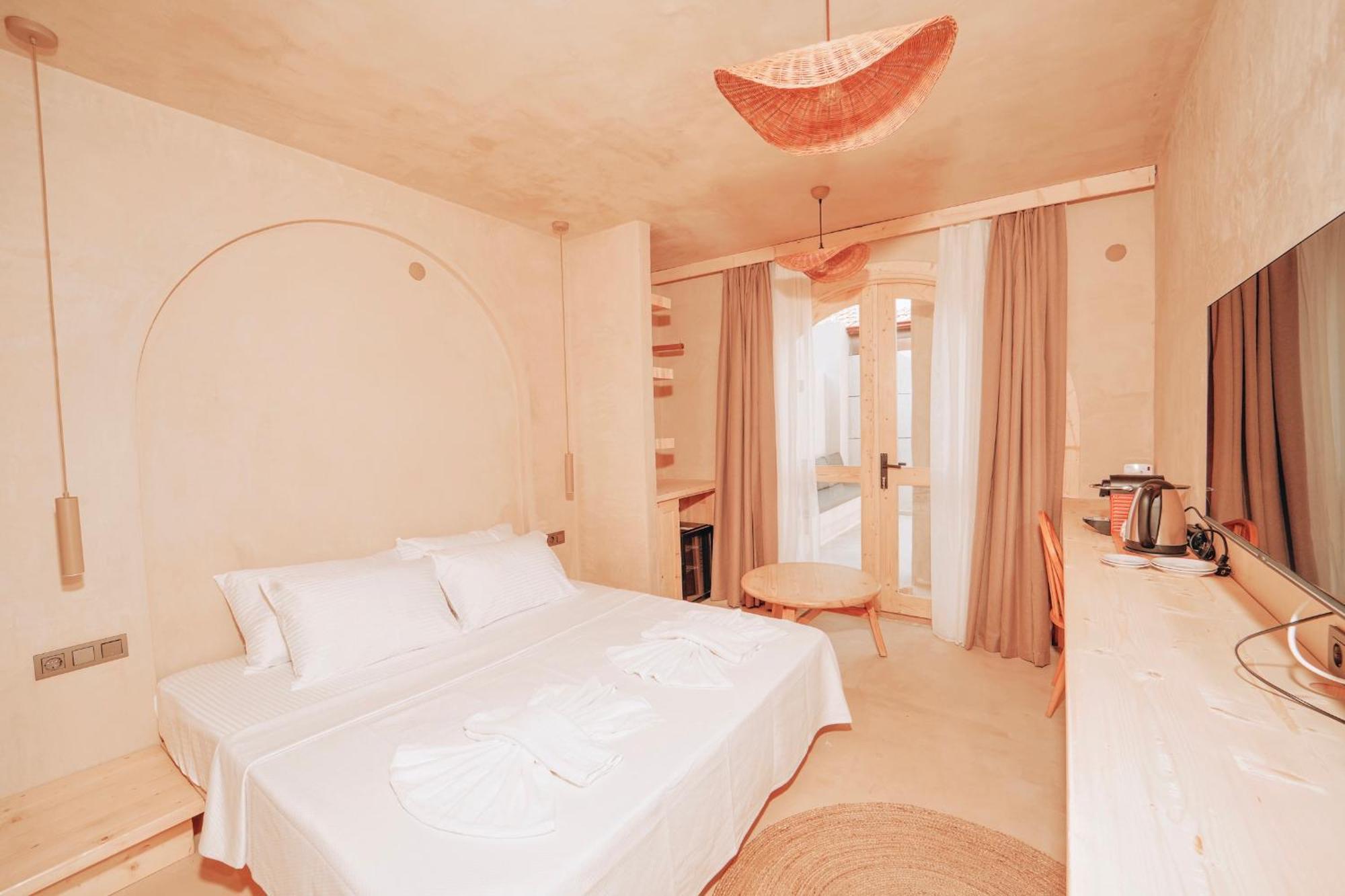 Felix Hotel *