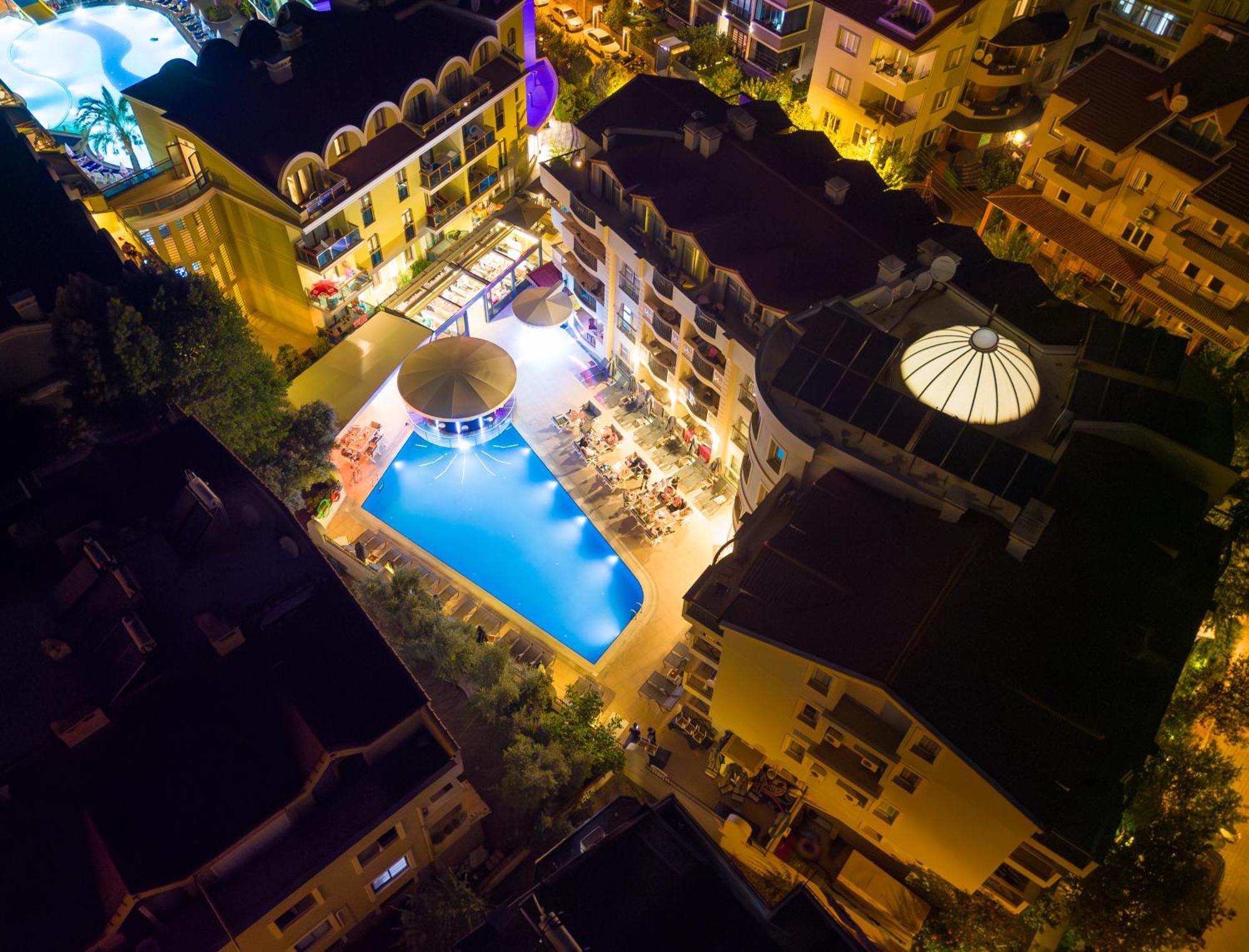 Club Karakas Hotel 4*