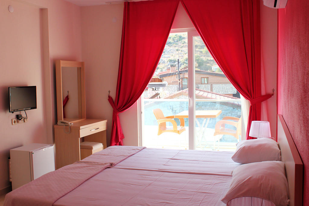 Hotel Defne Lorina