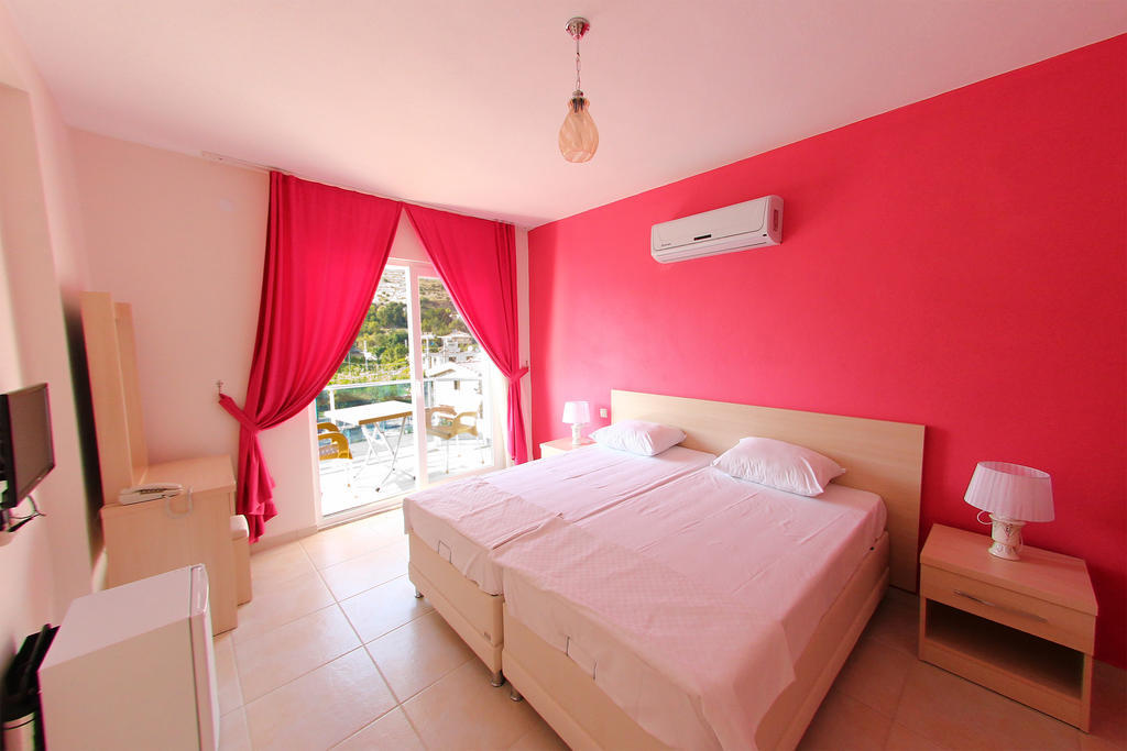 Hotel Defne Lorina 2*