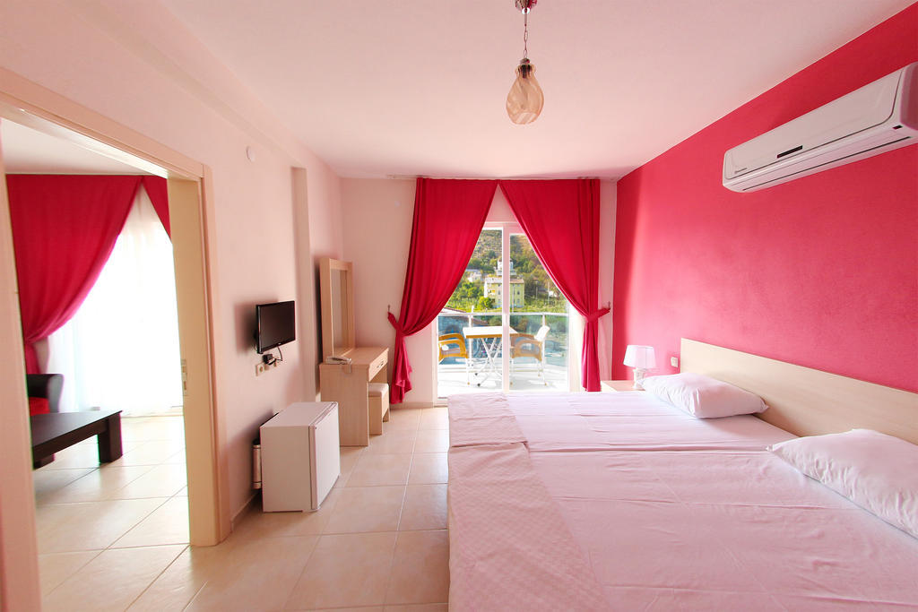 Defne Lorina Marmaris