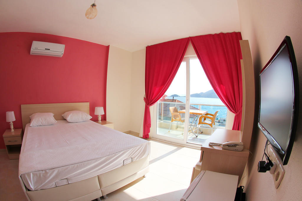 Hotel Defne Lorina