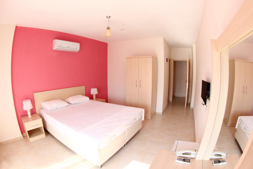 Defne Lorina Marmaris