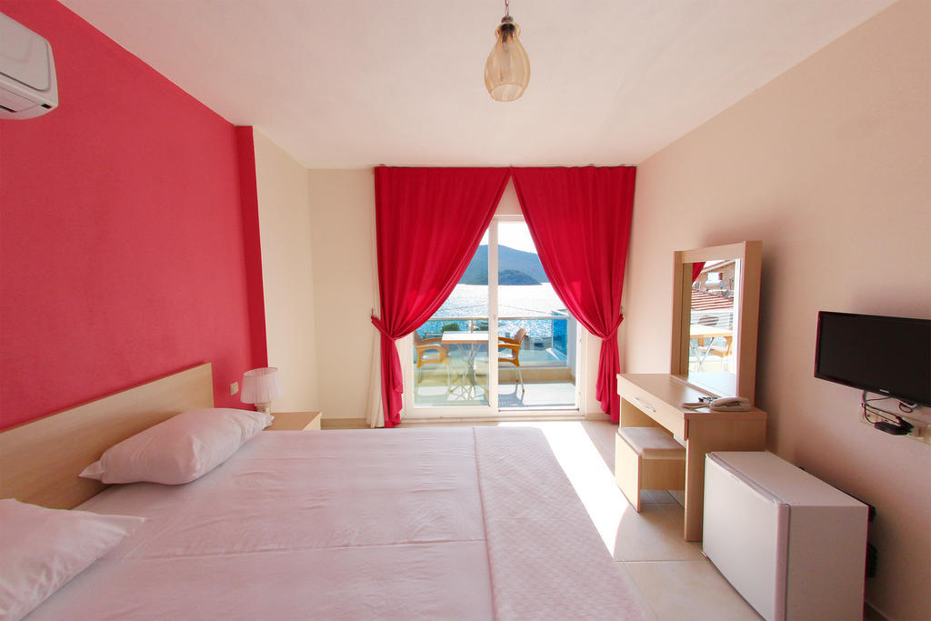 Hotel Defne Lorina