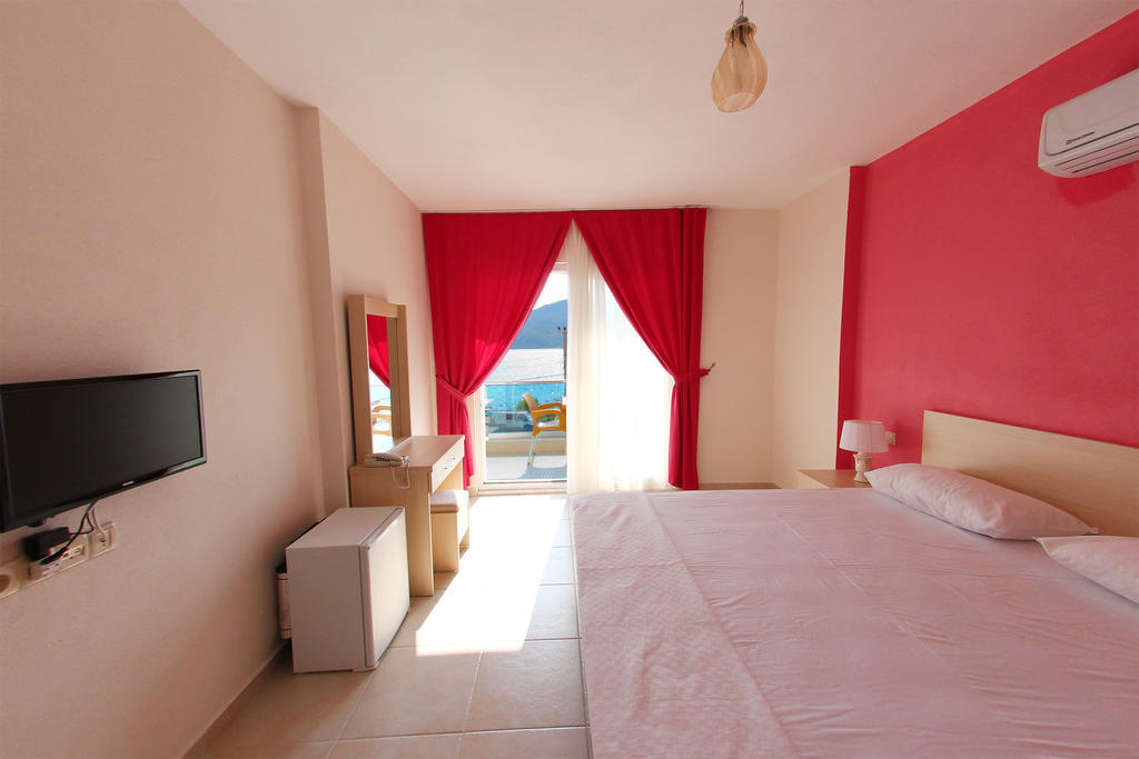 Defne Lorina Marmaris