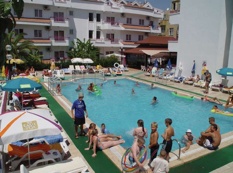 Apart Otel Rosy 2*