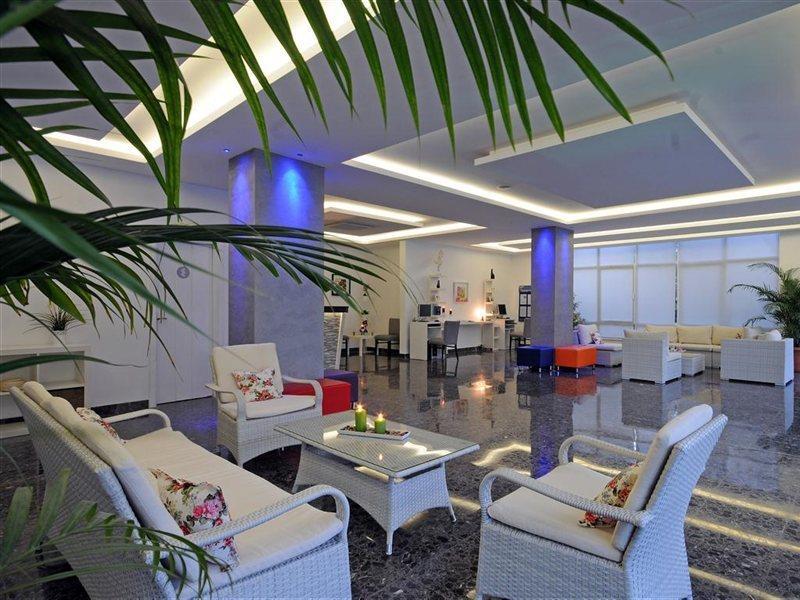 Blue Palace Hotel 3*
