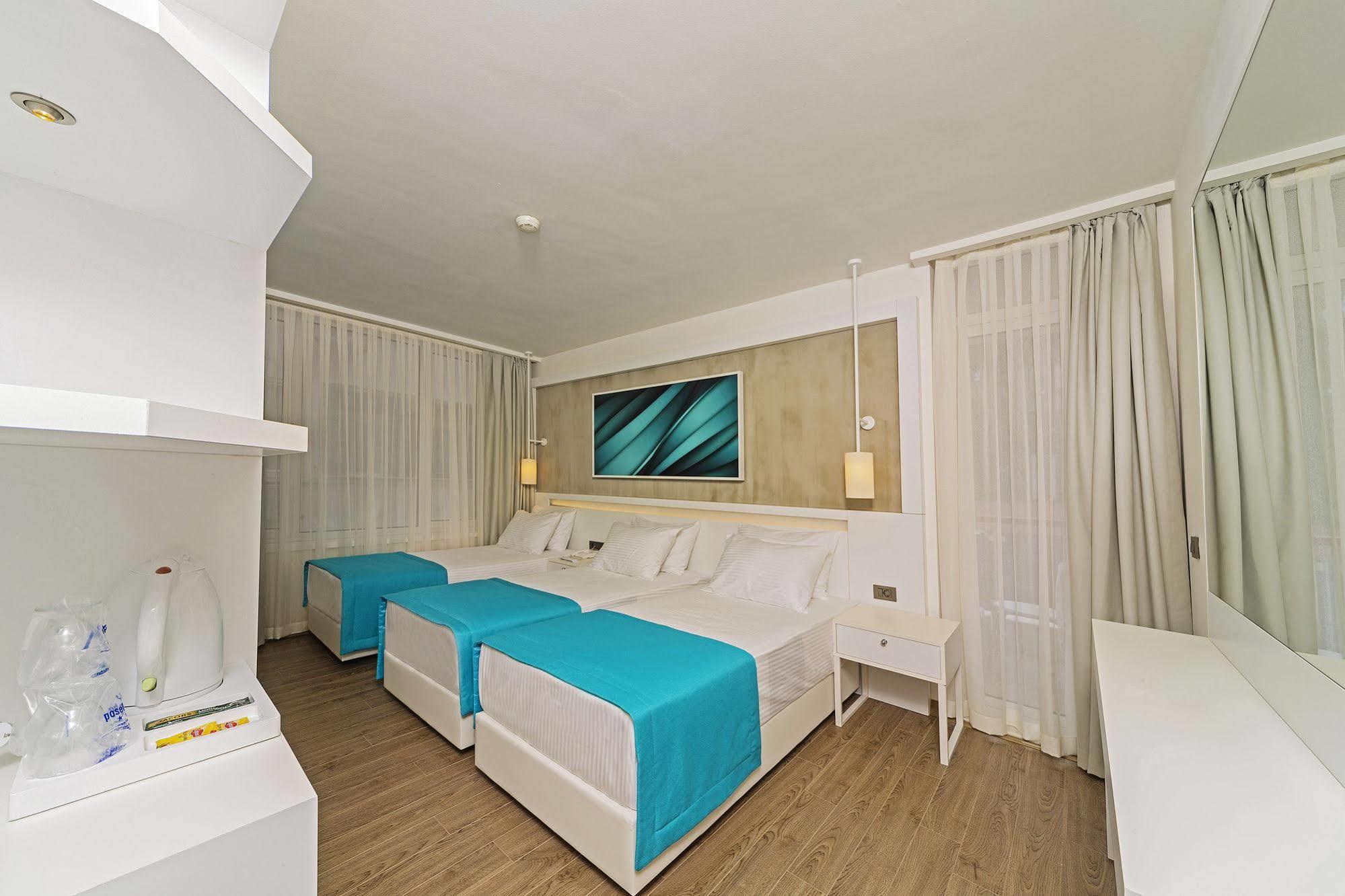 Poseidon - Adults Only Otel 4*