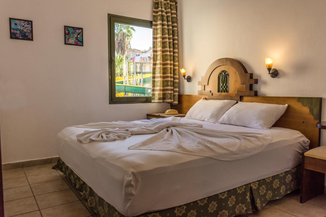 Maxwell Club Aparthotel 3*