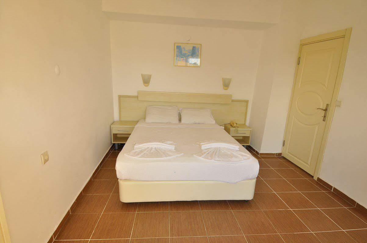 Golden Star Hotel 3*