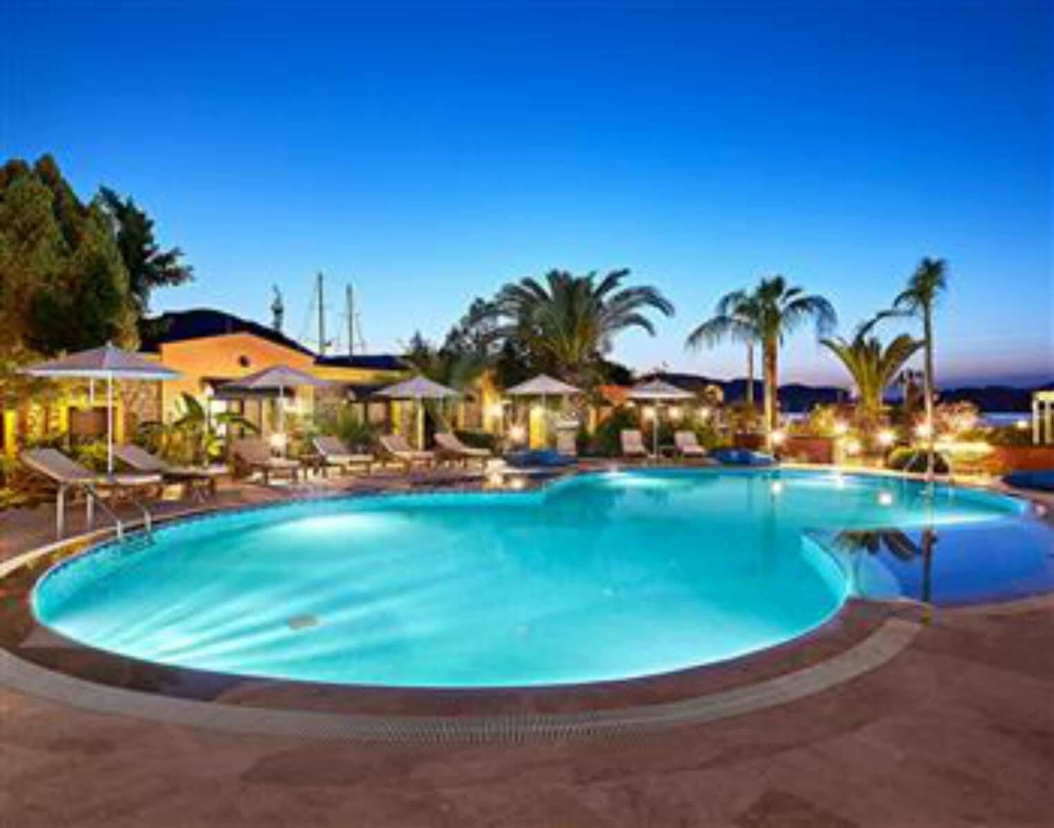 Fi Light Solto Boutique Hotel