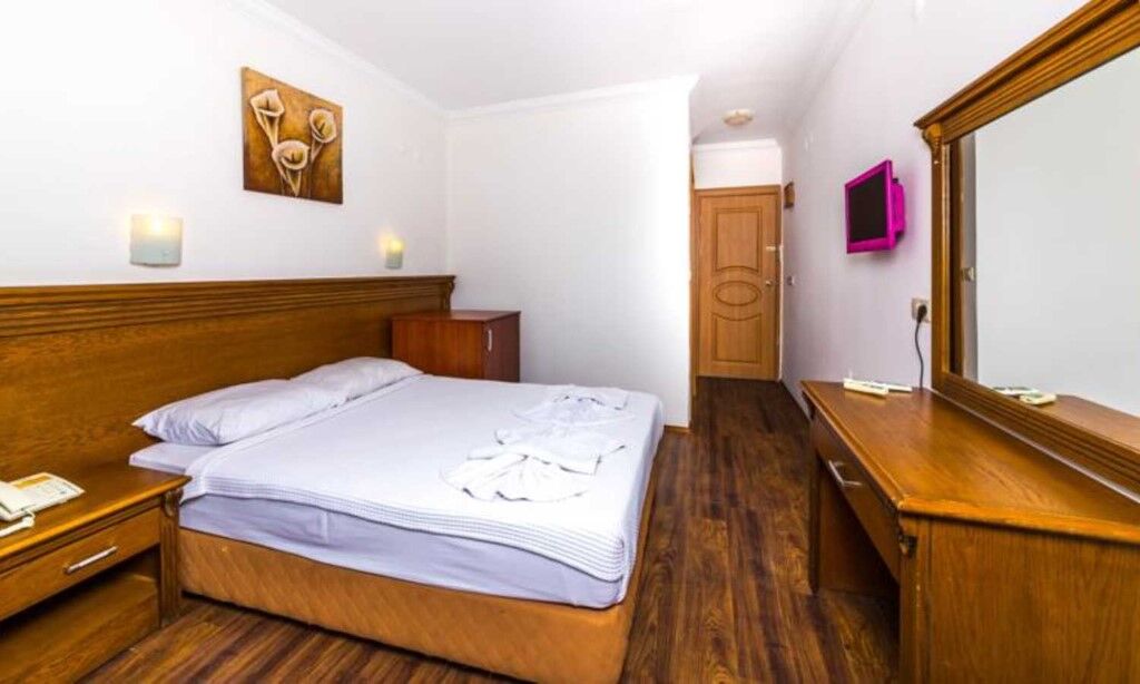 Honeymoon Hotel