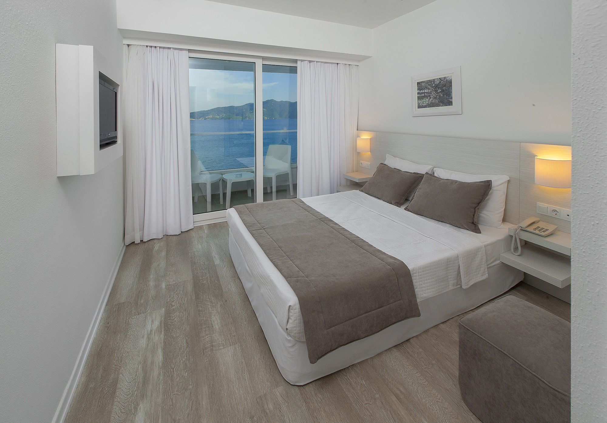 Hotel The Beachfront Adult Only 16 3*
