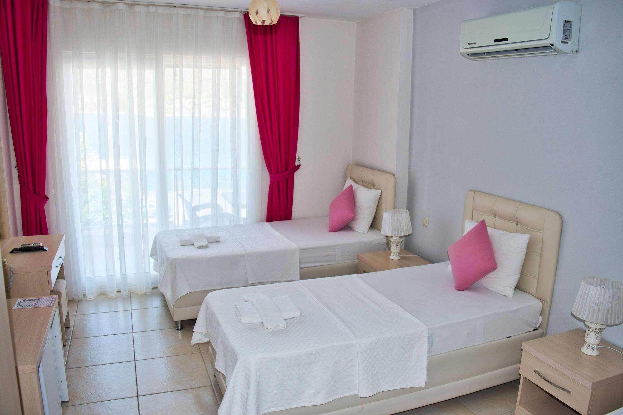 Hotel Defne Lorina