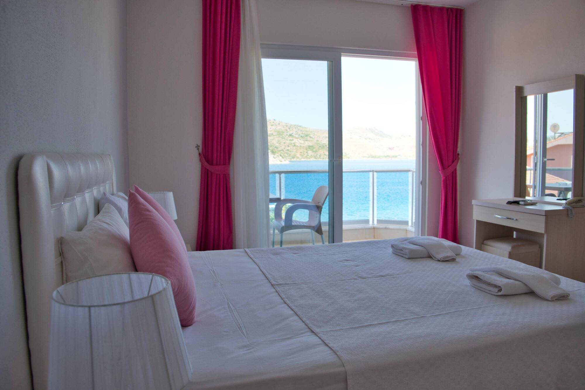 Hotel Defne Lorina