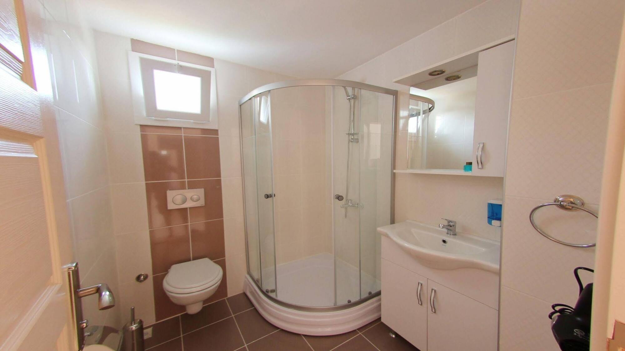 Defne Lorina Hotel